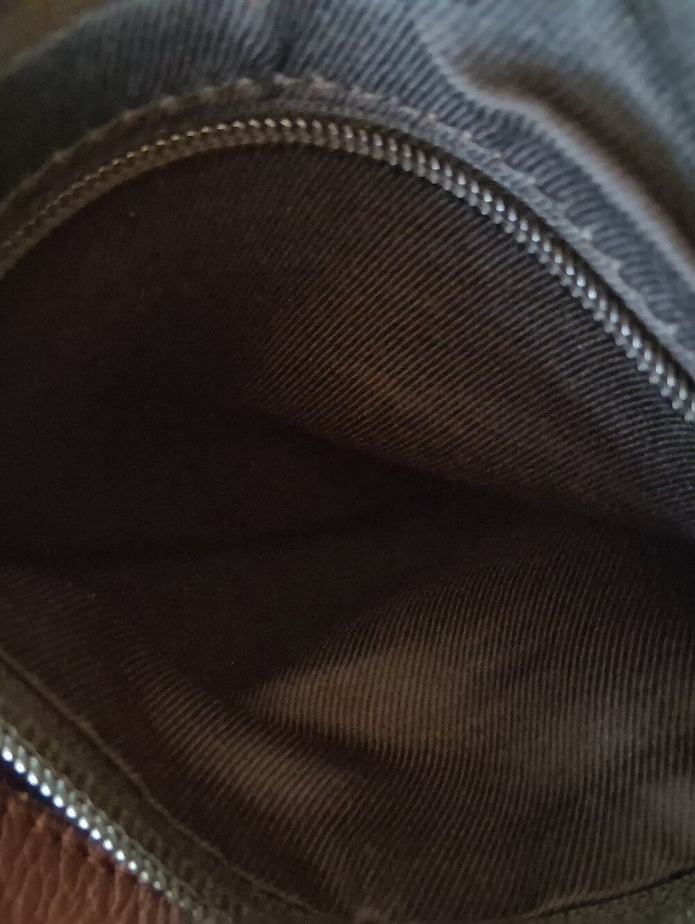Wise Owl Leather Crossbody Bag - Picture 8 of 8